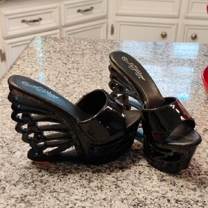 Brand New With No Tag.. Stylish Black Wedge Sandals